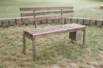 0pay&sit_private_bench_eb.jpg