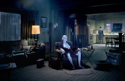 0gregory-crewdson-untitled-the-father-e28098beneath-the-roses_-2007.jpg