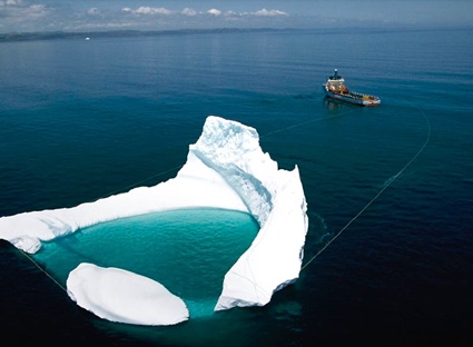 0paaaIceberg-Towing-from-Oil-Platform-National-Geographic.jpg