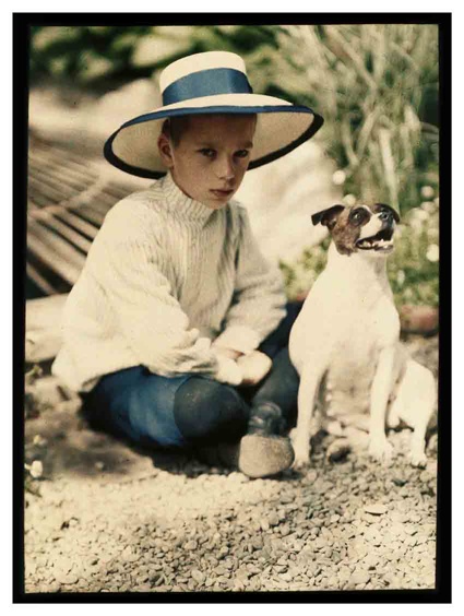 piotr vedenisov. kolya kozakov and the dog gipsy. yalta. 1910-1911 © moscow house of photography museum.jpg