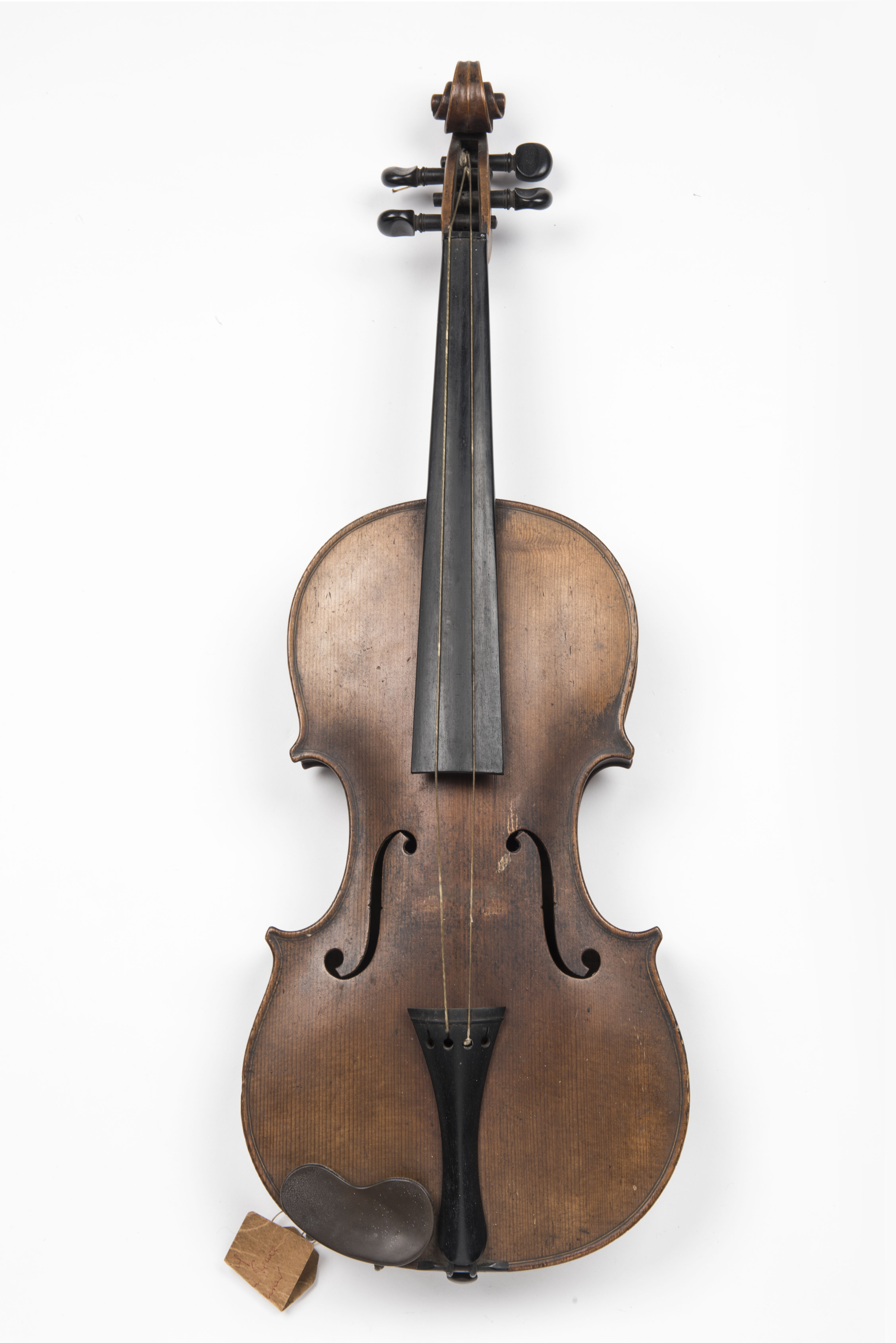 Violin belonging to cat burglar, Charles Peace, executed for killing a police officer in a burglary gone wrong in 1878. Peace was a musician serenading households by day; returning robber by night. © Museum of London / object courtesy the Metropolitan Police’s Crime Museum