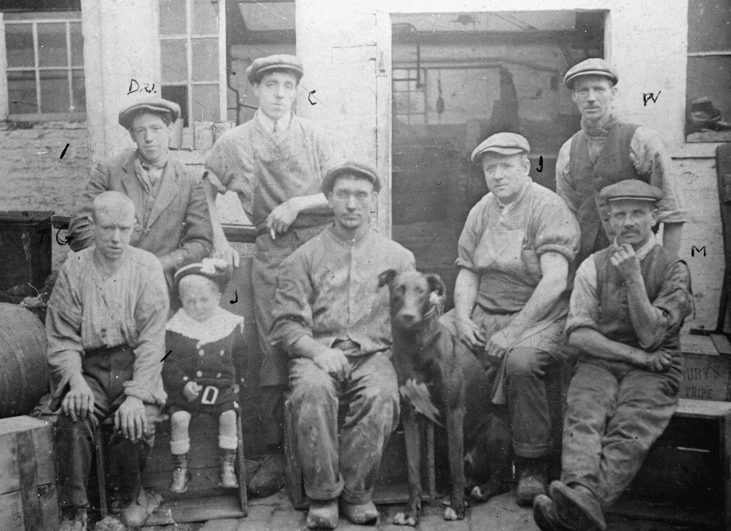 Pendlebury tripe workers, 1890s. Courtesy of Manchester Libraries, Information and Archives, Manchester City Council