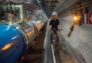 Inside CERN. The prosaic dimension of particle physics