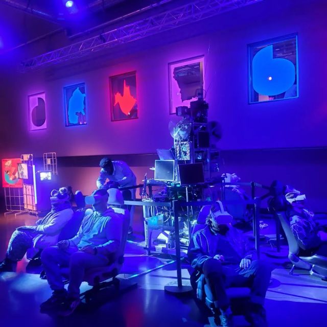 Akwasi Bediako Afrane, Trons'R'Us. A VR installation about the life cycle of electronics using e-waste from Agbogbloshie #drivingthehuman #drivingthehumanfestival #akwasibediakoafrane #silentgreen